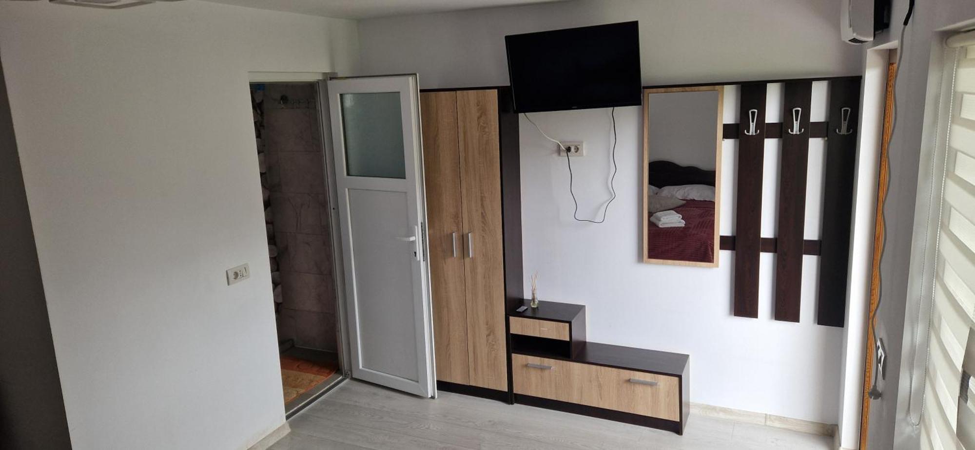 Hanul Vanatorului Gura Humorului Buitenkant foto