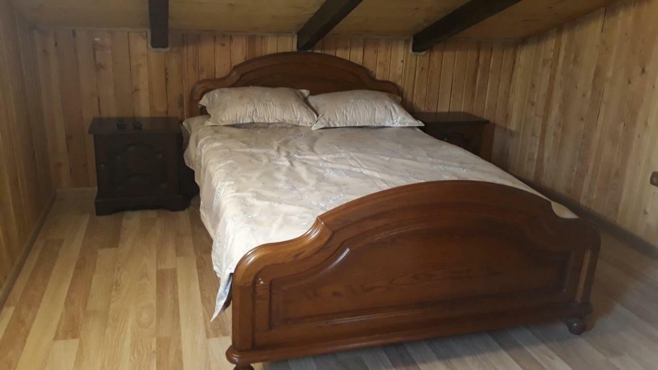 Hanul Vanatorului Gura Humorului Buitenkant foto